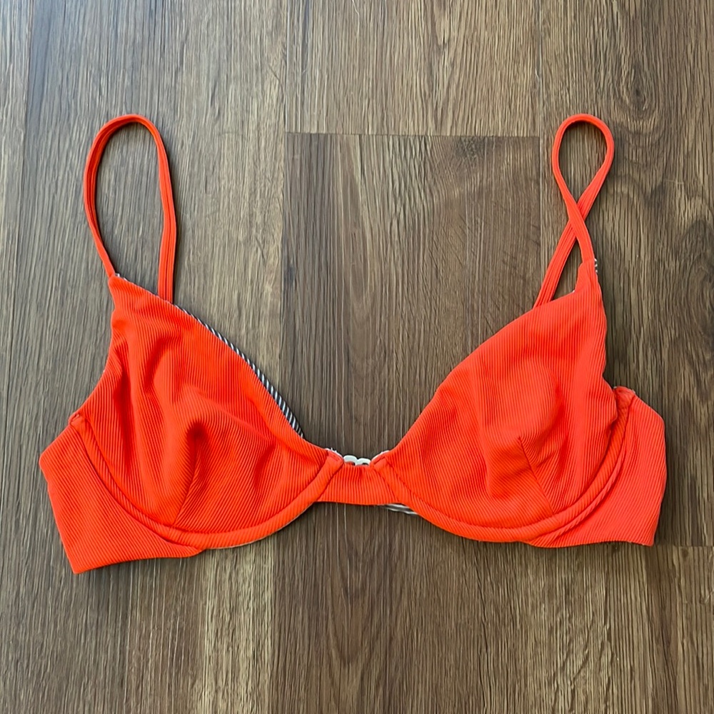 ACACIA - Manhattan Top - Red Ribbed - L